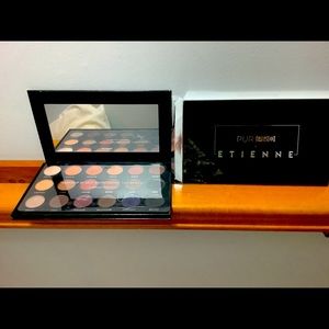 Eyeshadow palette from PURxEtienne